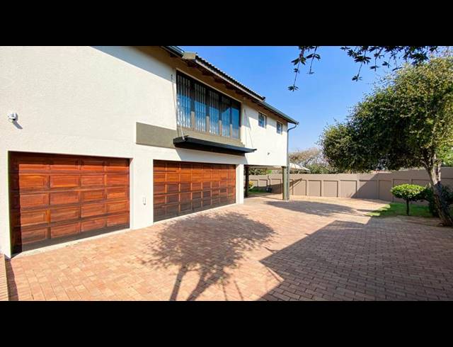 6 BEDROOM HOUSE FOR SALE IN MARAIS STEYN PARK